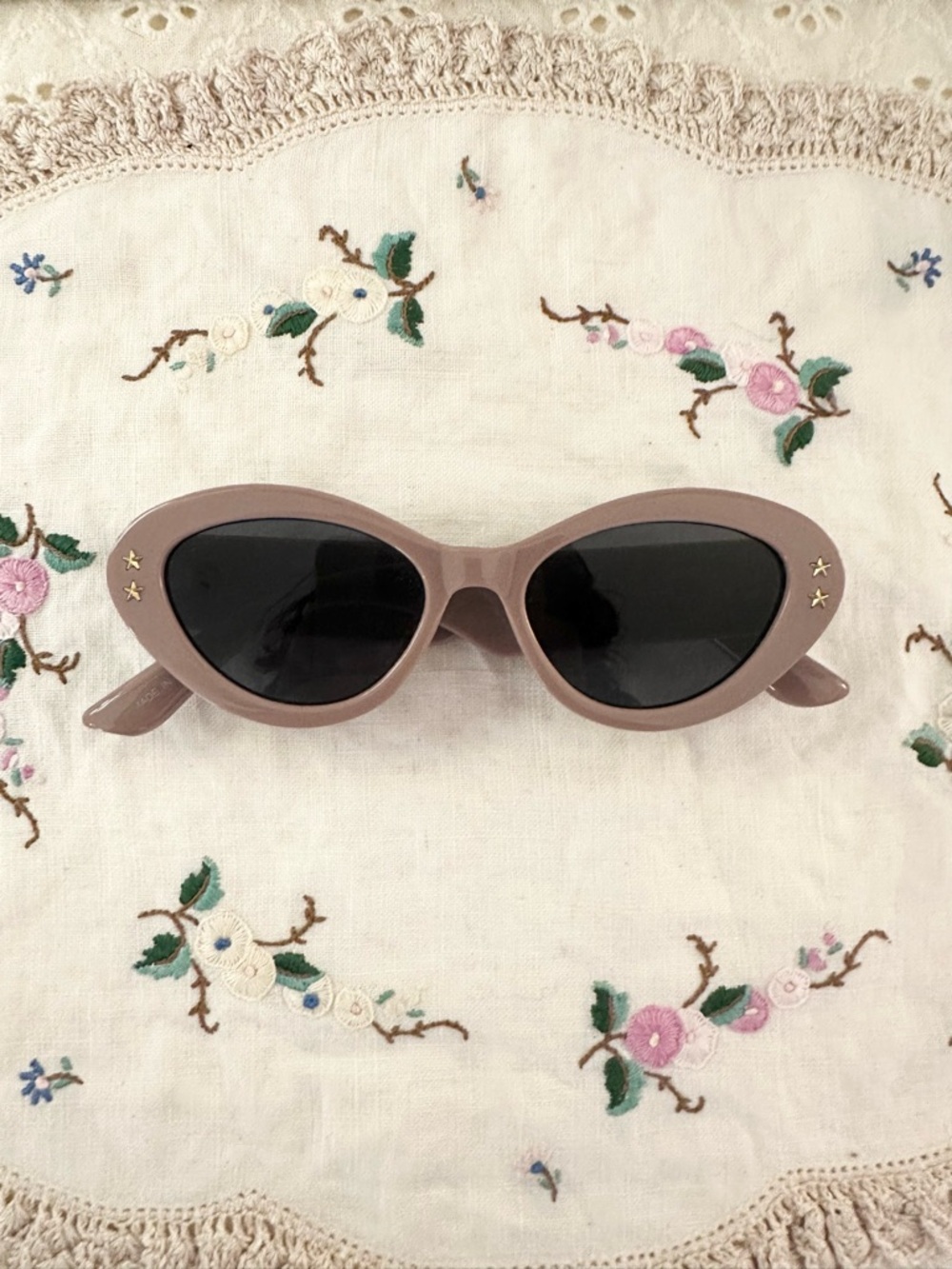 Free People Light Pink Cat-Eye Sunglasses with Gold Star Accents